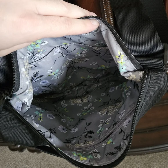 Vera Bradley Black Crossbody Bag Reactive - Picture 3 of 3